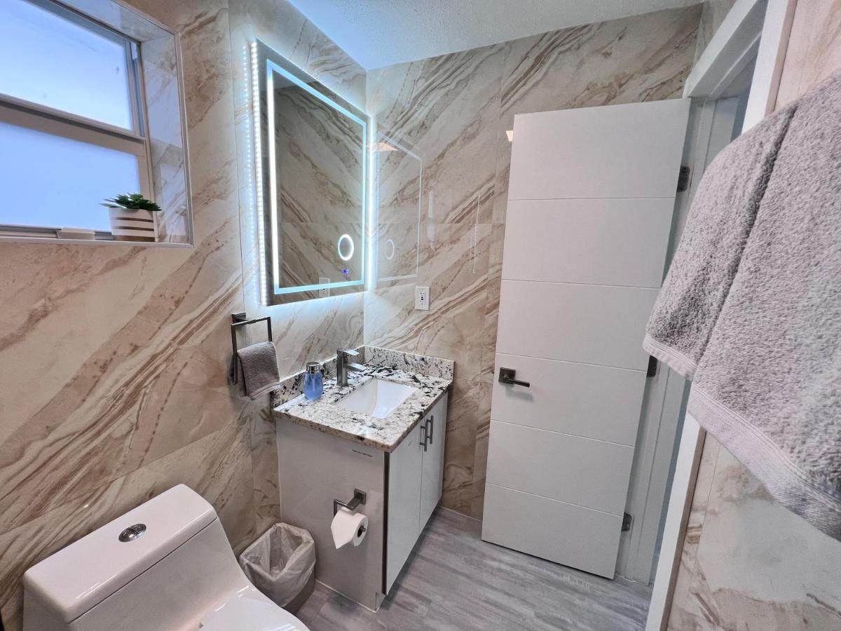 Stylish 2 Bedrooms Apartment By Miami International Airport Bagian luar foto