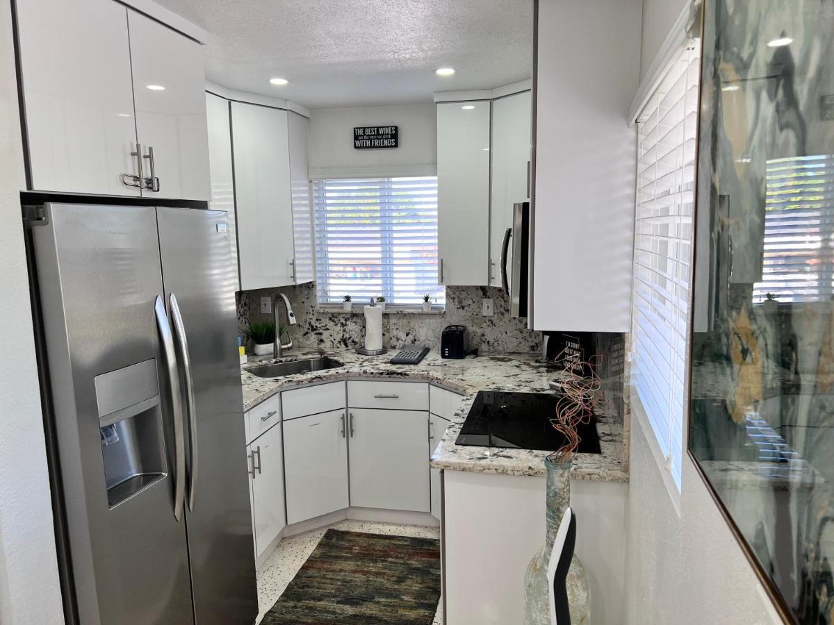 Stylish 2 Bedrooms Apartment By Miami International Airport Bagian luar foto